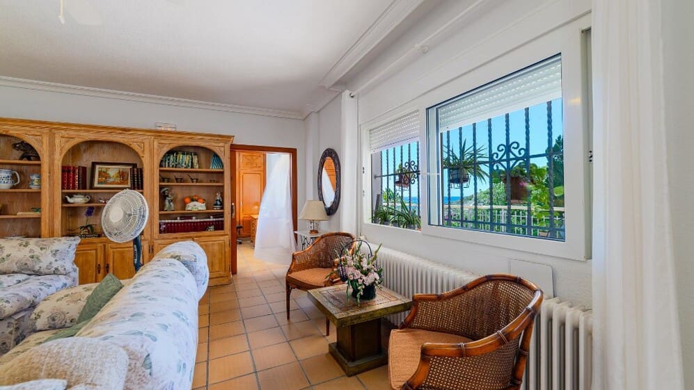 4 soveværelse Villa til salg i Campoamor med swimmingpool garage - € 1.395.000 (Ref: 10172565)