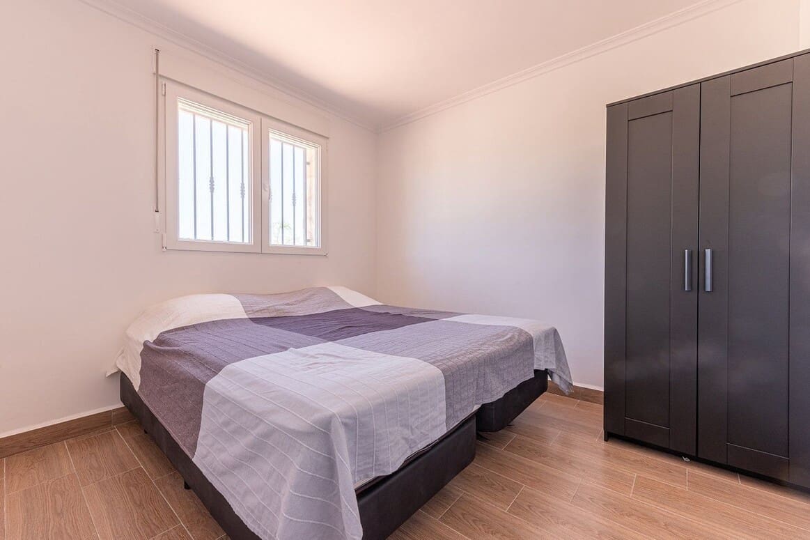 5 soverom Villa til salgs i La Romana med svømmebasseng - € 404 995 (Ref: 10172566)