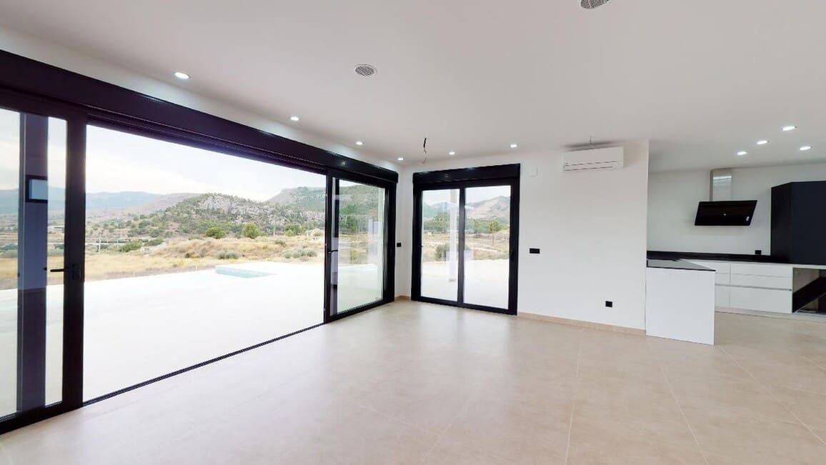 3 soveværelse Villa til salg i La Romana med garage - € 449.995 (Ref: 10172567)