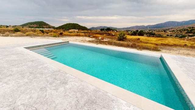 3 soveværelse Villa til salg i La Romana med garage - € 449.995 (Ref: 10172567)