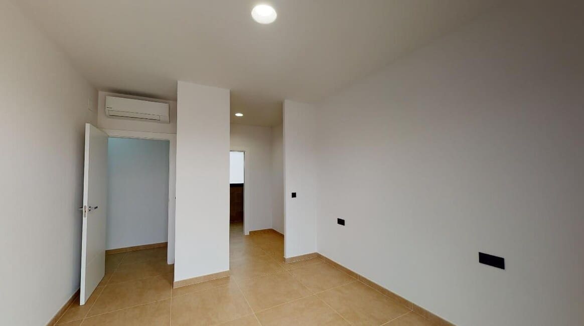 3 soveværelse Villa til salg i La Romana med garage - € 449.995 (Ref: 10172567)