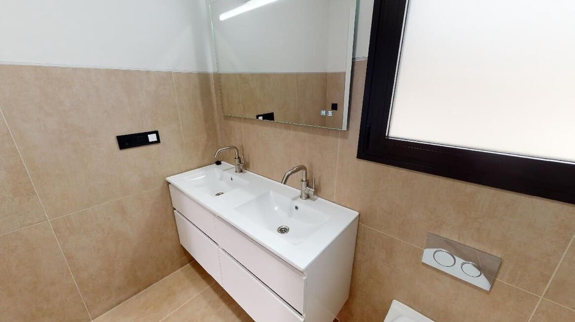 3 soveværelse Villa til salg i La Romana med garage - € 449.995 (Ref: 10172567)