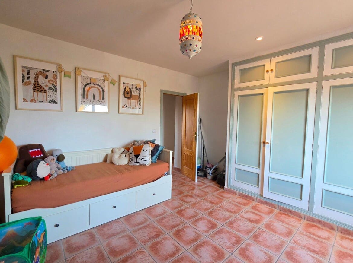 6 soveværelse Finca/Landehus til salg i Elche / Elx med swimmingpool garage - € 850.000 (Ref: 10172568)