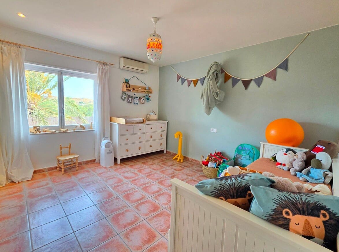 6 soveværelse Finca/Landehus til salg i Elche / Elx med swimmingpool garage - € 850.000 (Ref: 10172568)