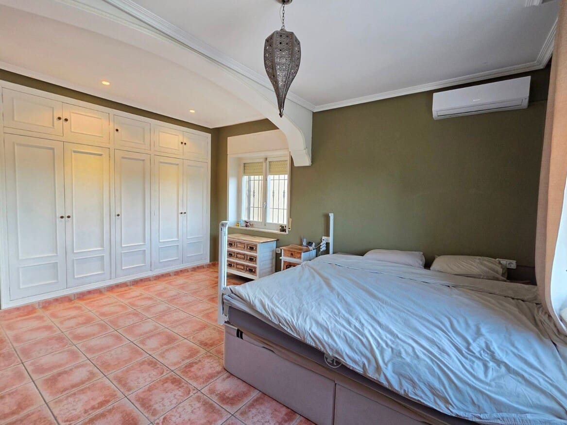 6 soveværelse Finca/Landehus til salg i Elche / Elx med swimmingpool garage - € 850.000 (Ref: 10172568)