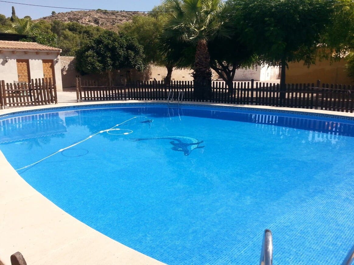 3 soverom Villa til salgs i La Romana med svømmebasseng garasje - € 385 000 (Ref: 10172569)