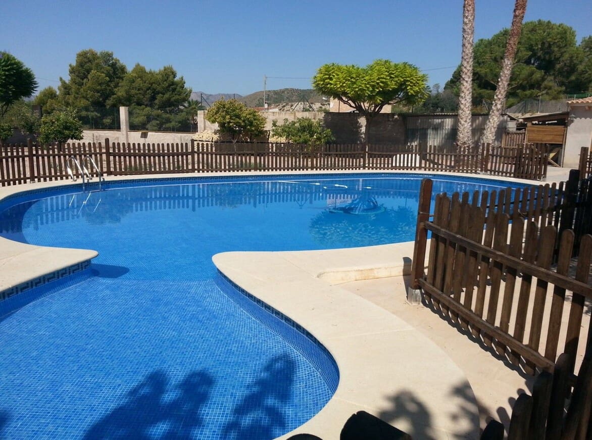 3 soverom Villa til salgs i La Romana med svømmebasseng garasje - € 385 000 (Ref: 10172569)