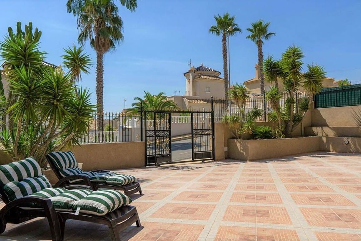 Chalet de 3 habitaciones en Alicante / Alacant ciudad en venta con piscina - 390.000 € (Ref: 10172571)