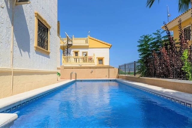 3 soverom Villa til salgs i Alicante by med svømmebasseng - € 390 000 (Ref: 10172571)