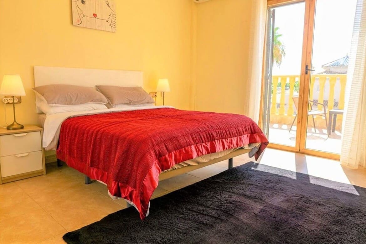 Chalet de 3 habitaciones en Alicante / Alacant ciudad en venta con piscina - 390.000 € (Ref: 10172571)