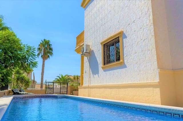 3 soverom Villa til salgs i Alicante by med svømmebasseng - € 390 000 (Ref: 10172571)