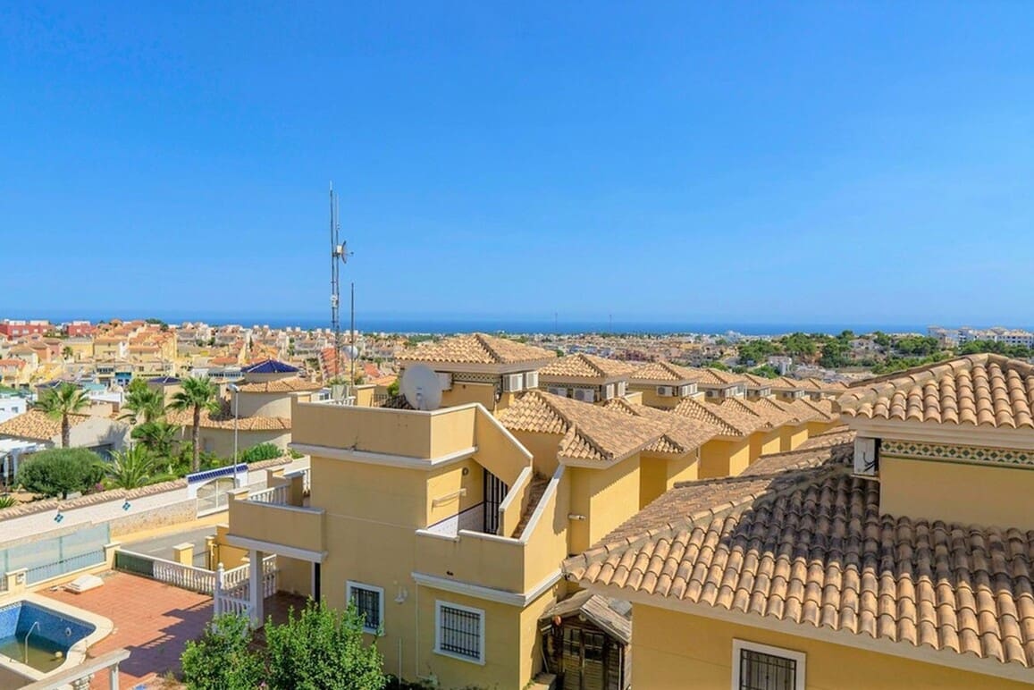 Chalet de 3 habitaciones en Alicante / Alacant ciudad en venta con piscina - 390.000 € (Ref: 10172571)