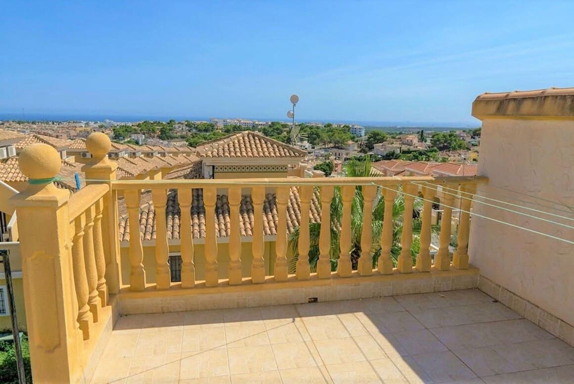 Chalet de 3 habitaciones en Alicante / Alacant ciudad en venta con piscina - 390.000 € (Ref: 10172571)