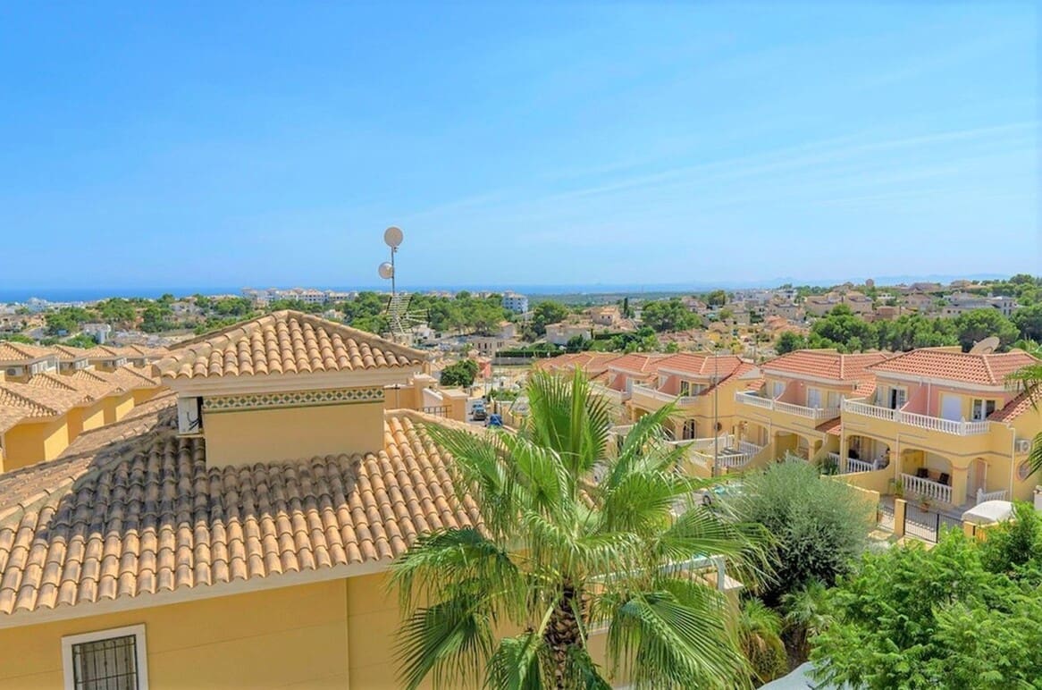 Chalet de 3 habitaciones en Alicante / Alacant ciudad en venta con piscina - 390.000 € (Ref: 10172571)