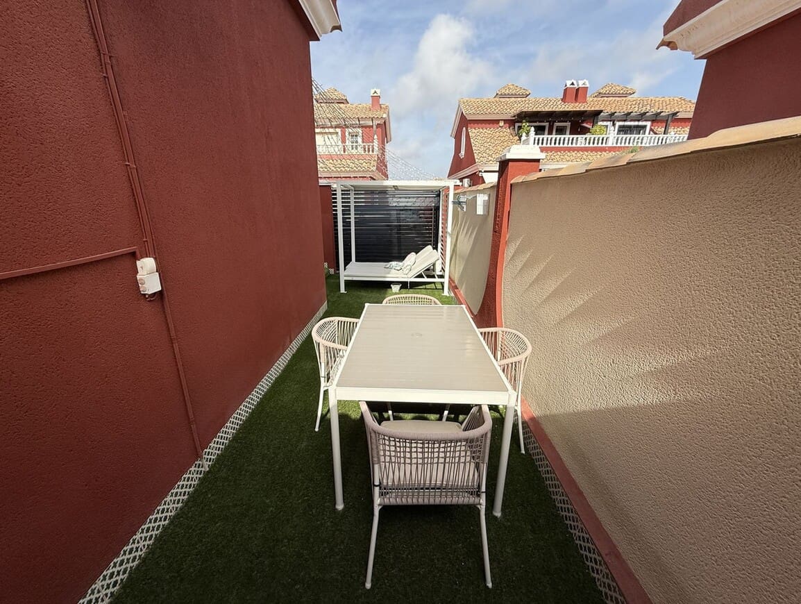 3 soveværelse Villa til salg i Orihuela Costa med swimmingpool garage - € 264.900 (Ref: 10172572)