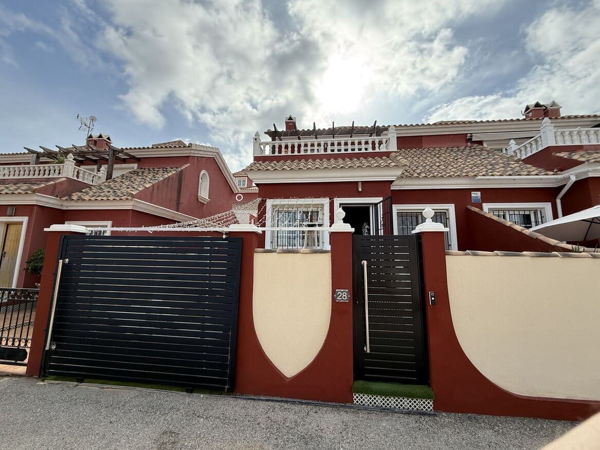 3 soveværelse Villa til salg i Orihuela Costa med swimmingpool garage - € 264.900 (Ref: 10172572)