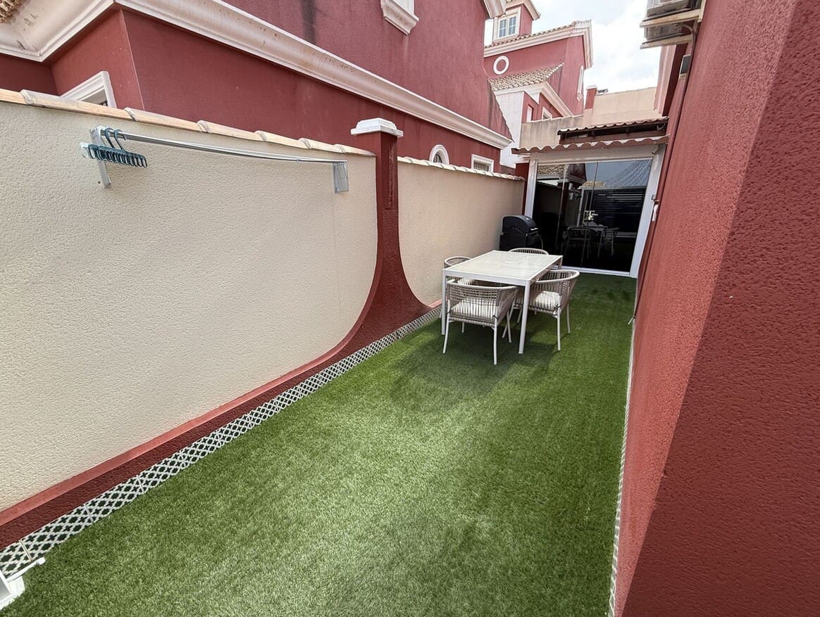 3 soveværelse Villa til salg i Orihuela Costa med swimmingpool garage - € 264.900 (Ref: 10172572)