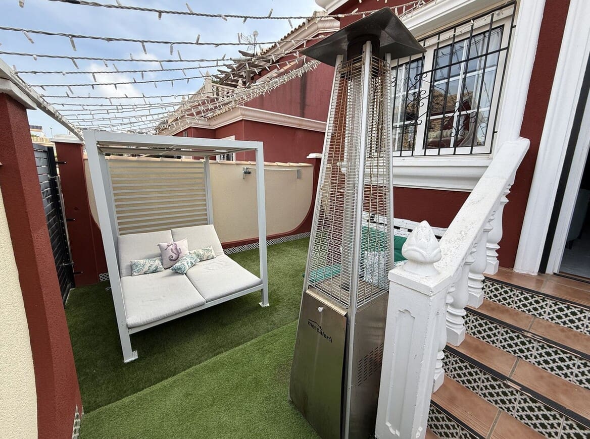 3 soveværelse Villa til salg i Orihuela Costa med swimmingpool garage - € 264.900 (Ref: 10172572)