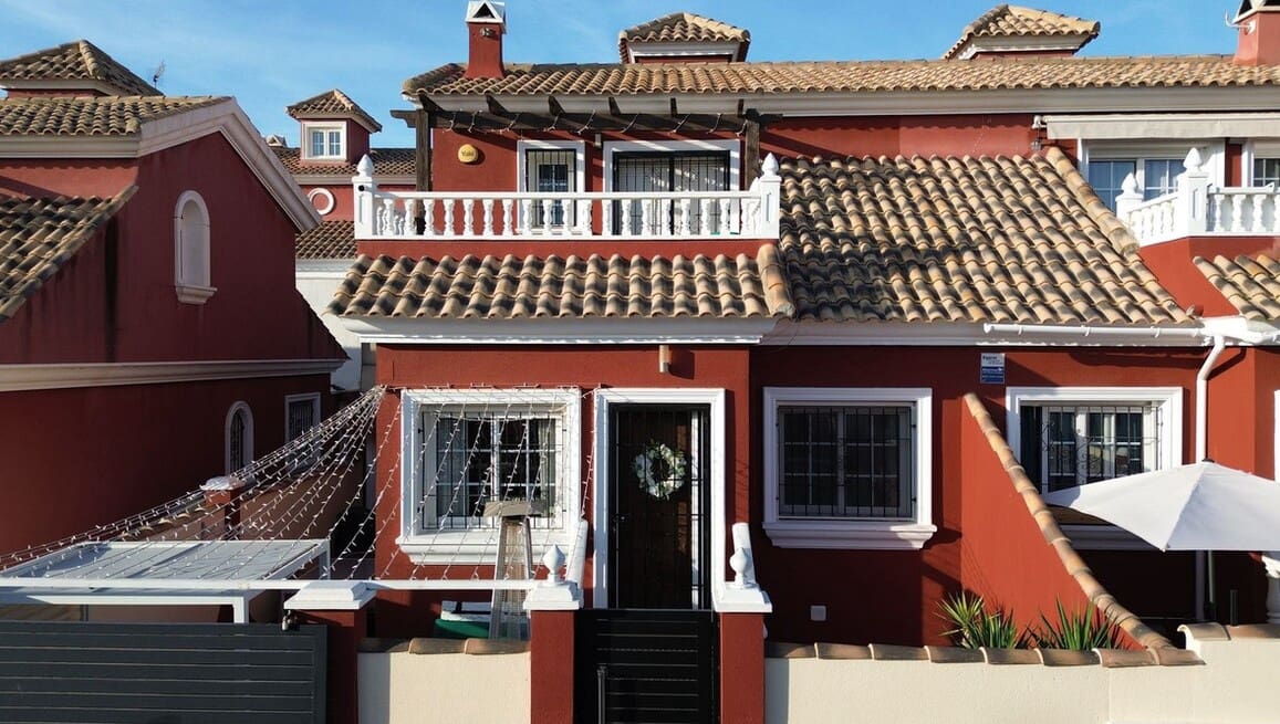 3 soveværelse Villa til salg i Orihuela Costa med swimmingpool garage - € 264.900 (Ref: 10172572)