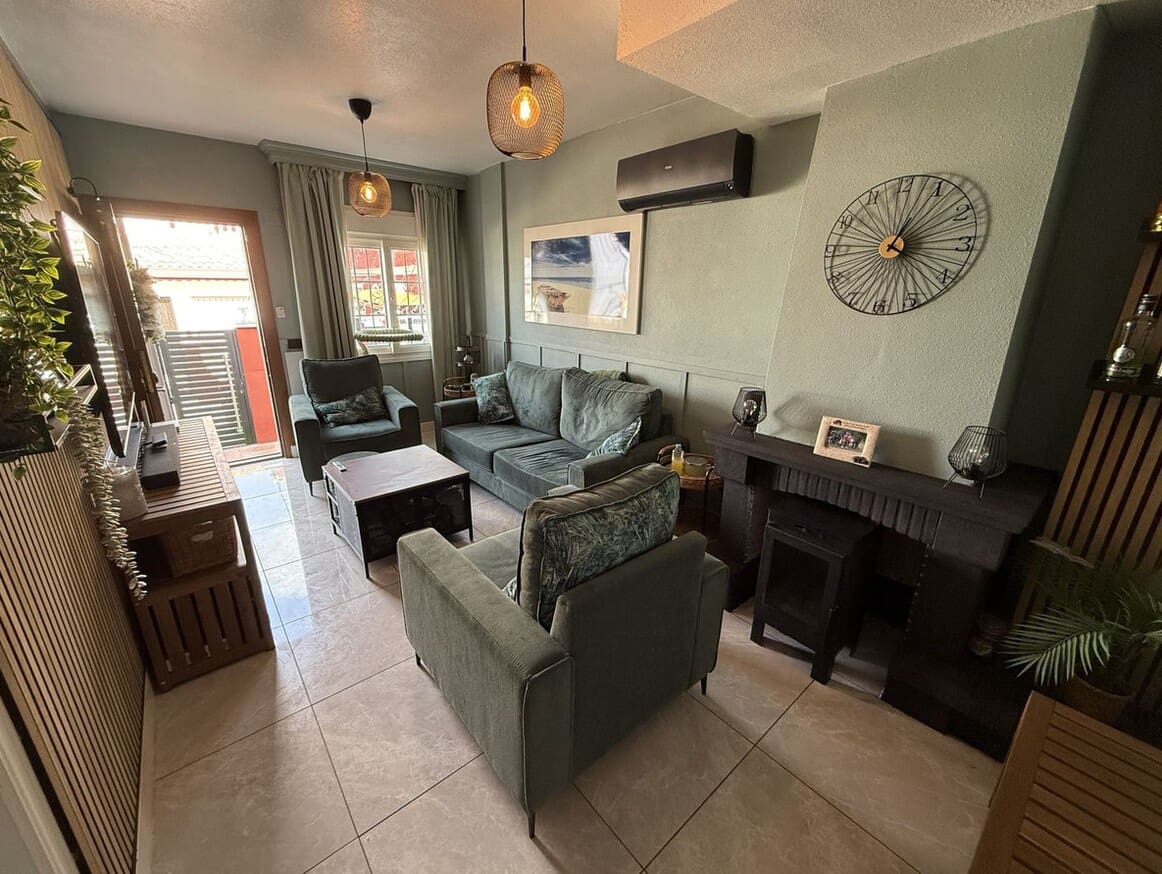 3 soveværelse Villa til salg i Orihuela Costa med swimmingpool garage - € 264.900 (Ref: 10172572)