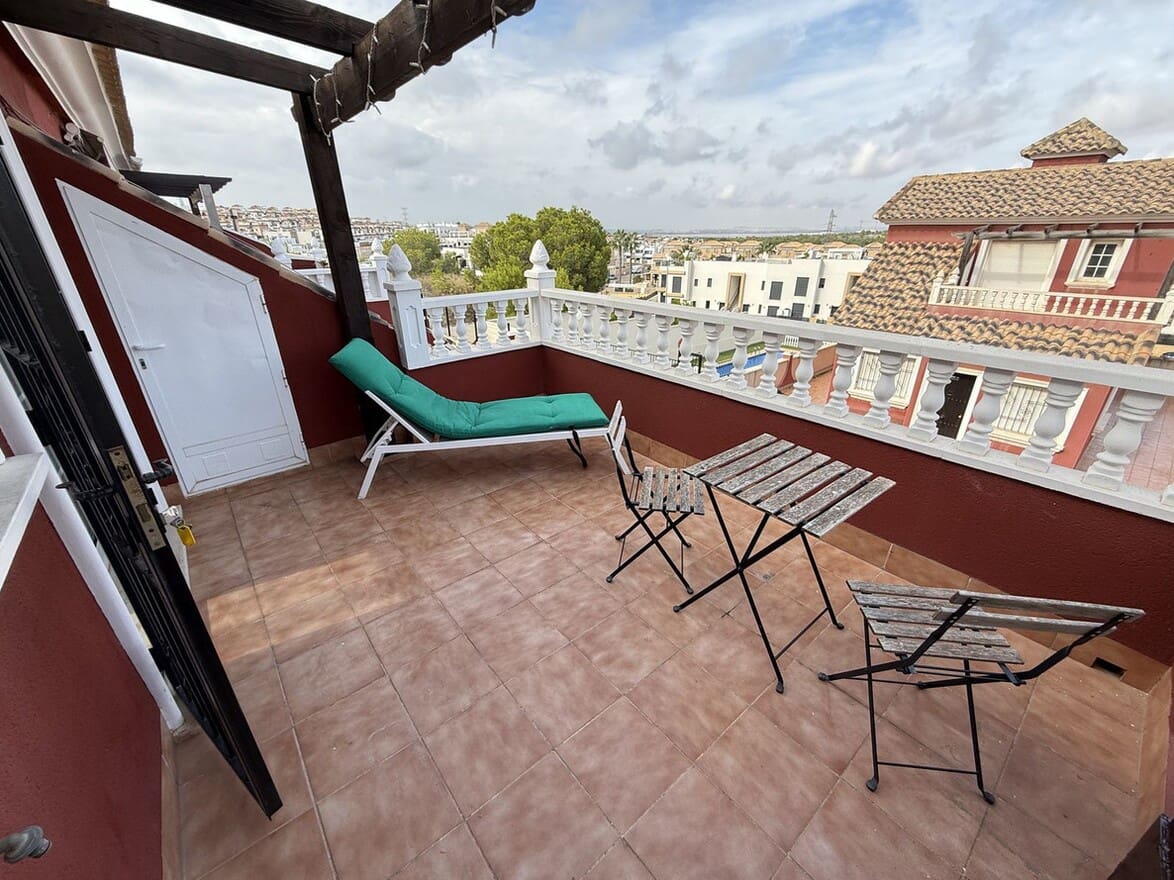 3 soveværelse Villa til salg i Orihuela Costa med swimmingpool garage - € 264.900 (Ref: 10172572)