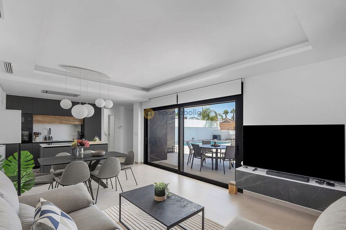 3 soveværelse Villa til salg i Rojales med swimmingpool garage - € 779.000 (Ref: 10172574)