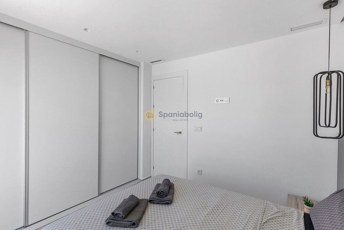 3 soveværelse Villa til salg i Rojales med swimmingpool garage - € 779.000 (Ref: 10172574)