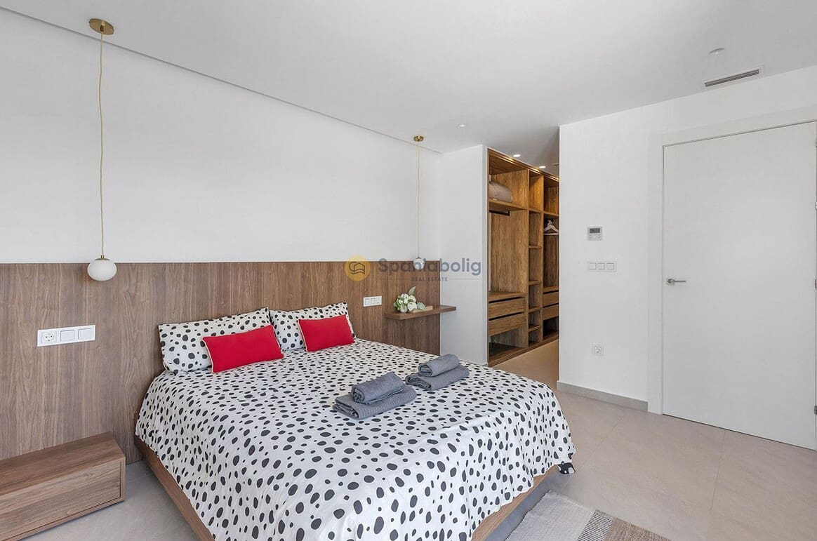 3 soveværelse Villa til salg i Rojales med swimmingpool garage - € 779.000 (Ref: 10172574)