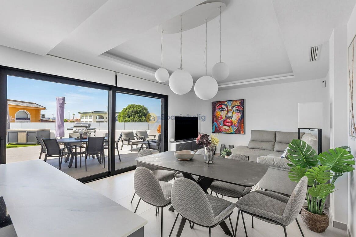 3 soveværelse Villa til salg i Rojales med swimmingpool garage - € 779.000 (Ref: 10172574)