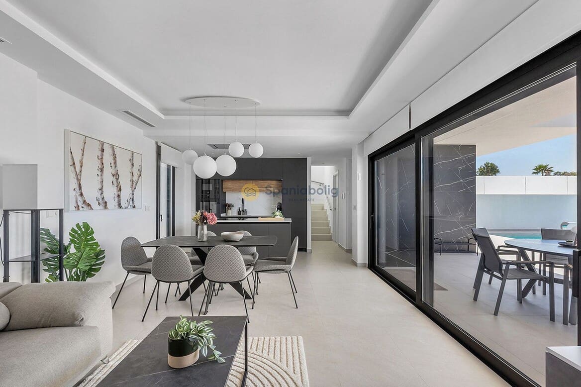 3 soveværelse Villa til salg i Rojales med swimmingpool garage - € 779.000 (Ref: 10172574)