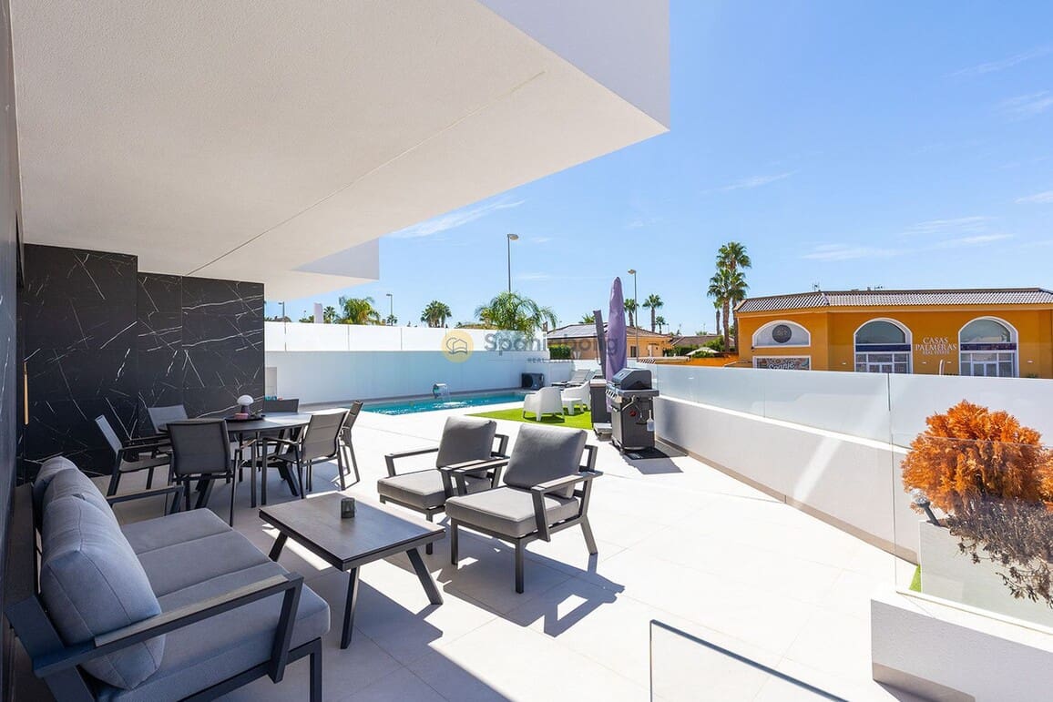 3 soveværelse Villa til salg i Rojales med swimmingpool garage - € 779.000 (Ref: 10172574)