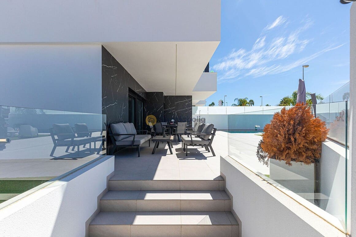 3 soveværelse Villa til salg i Rojales med swimmingpool garage - € 779.000 (Ref: 10172574)