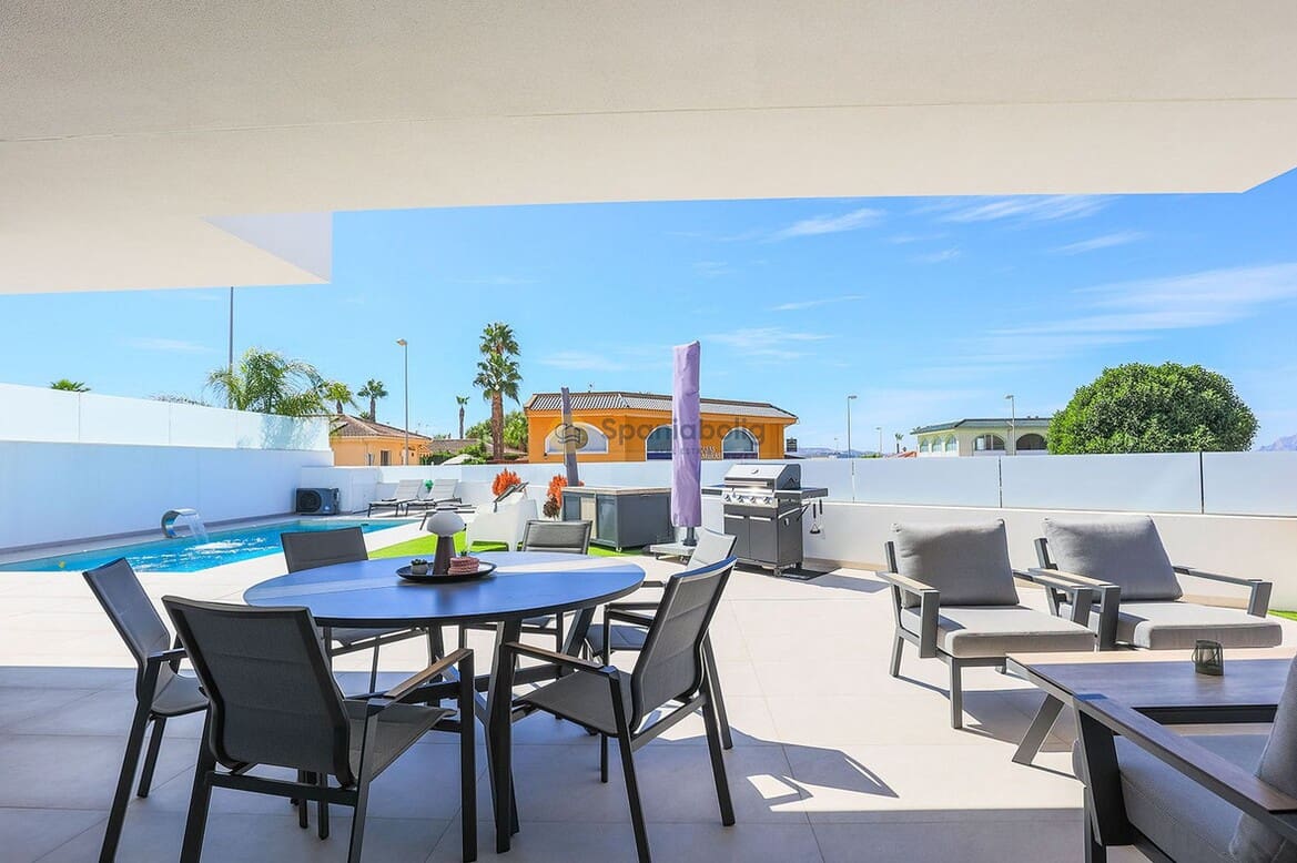 3 soveværelse Villa til salg i Rojales med swimmingpool garage - € 779.000 (Ref: 10172574)