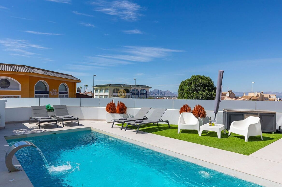 3 soveværelse Villa til salg i Rojales med swimmingpool garage - € 779.000 (Ref: 10172574)
