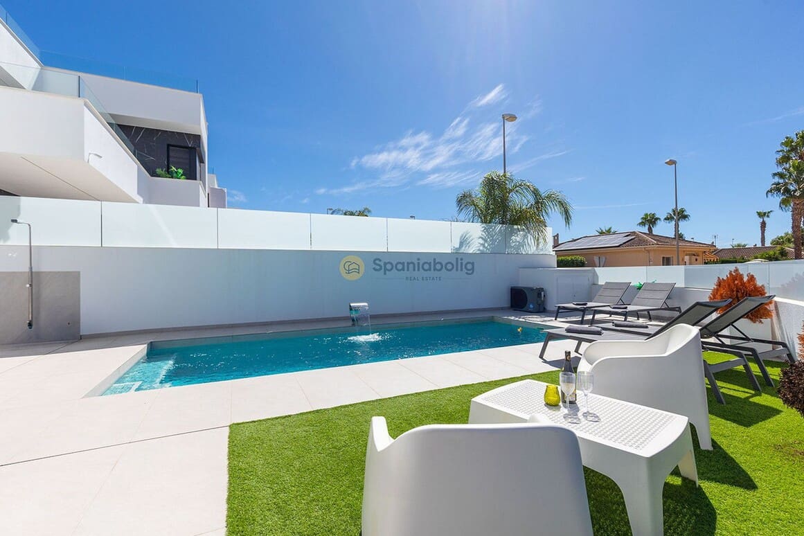 3 soveværelse Villa til salg i Rojales med swimmingpool garage - € 779.000 (Ref: 10172574)