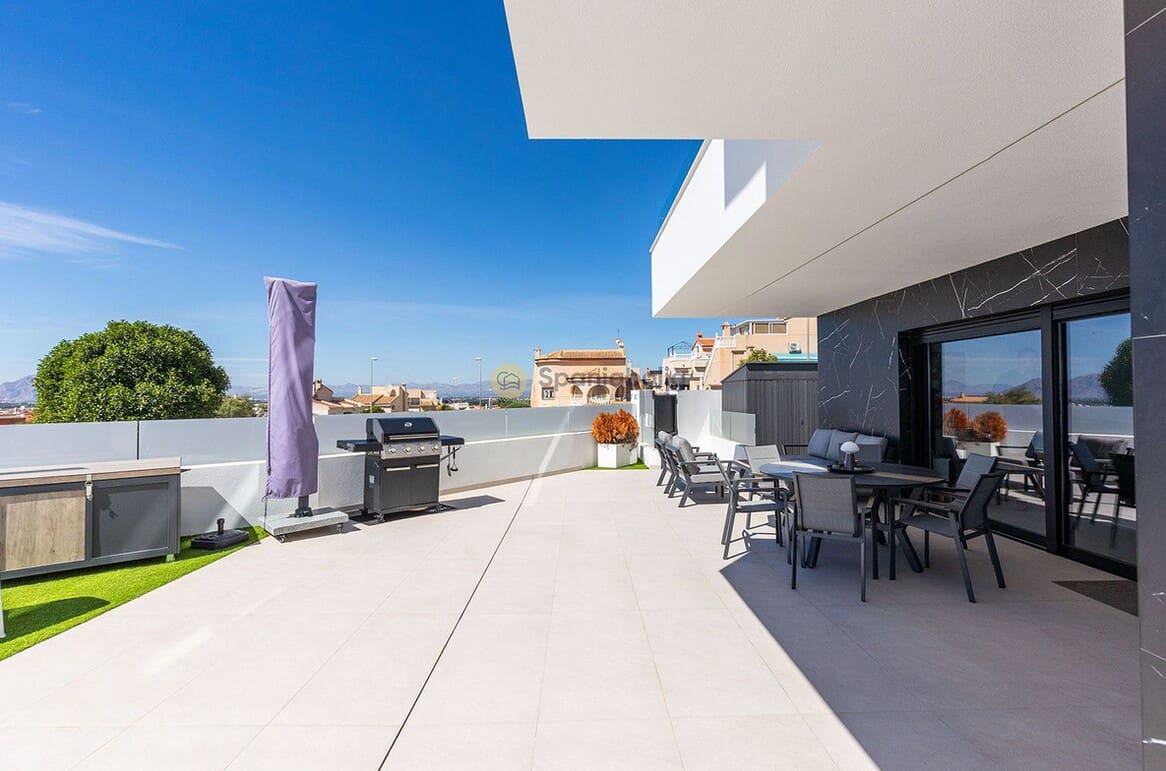 3 soveværelse Villa til salg i Rojales med swimmingpool garage - € 779.000 (Ref: 10172574)
