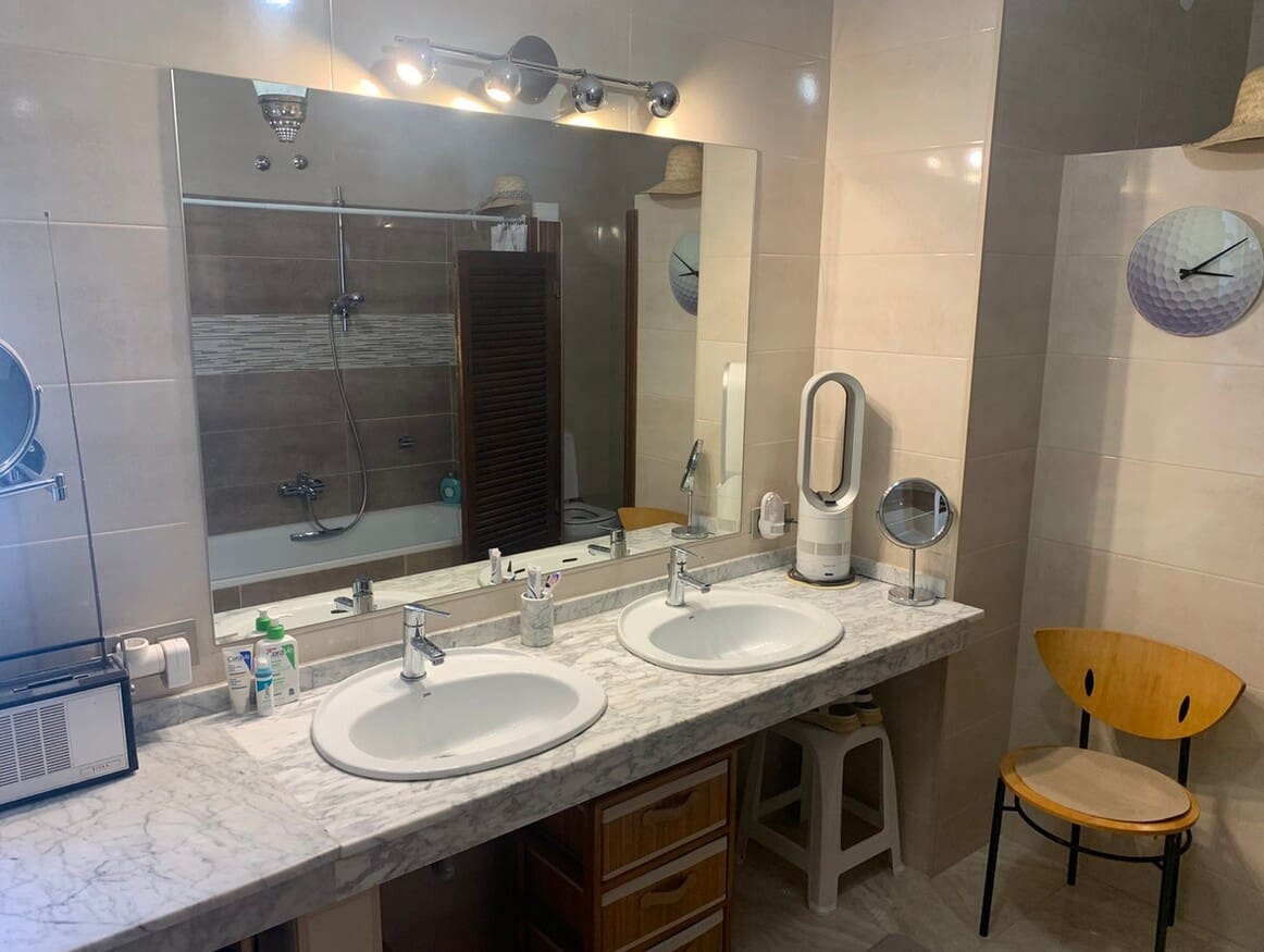 4 chambre Villa/Maison à vendre à Orihuela Costa avec piscine garage - 750 000 € (Ref: 10172577)
