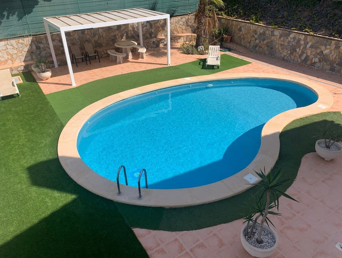 4 chambre Villa/Maison à vendre à Orihuela Costa avec piscine garage - 750 000 € (Ref: 10172577)