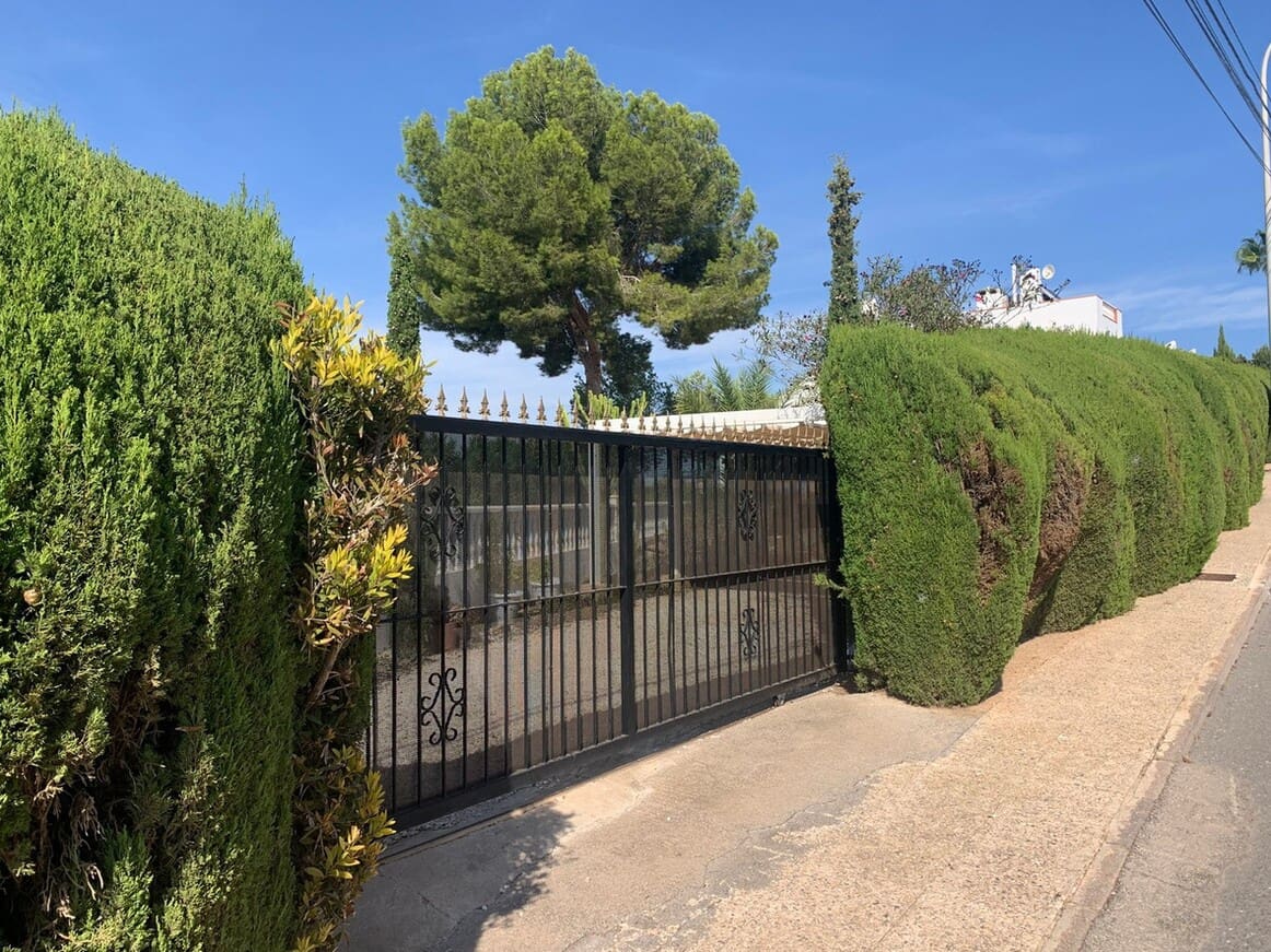 4 chambre Villa/Maison à vendre à Orihuela Costa avec piscine garage - 750 000 € (Ref: 10172577)