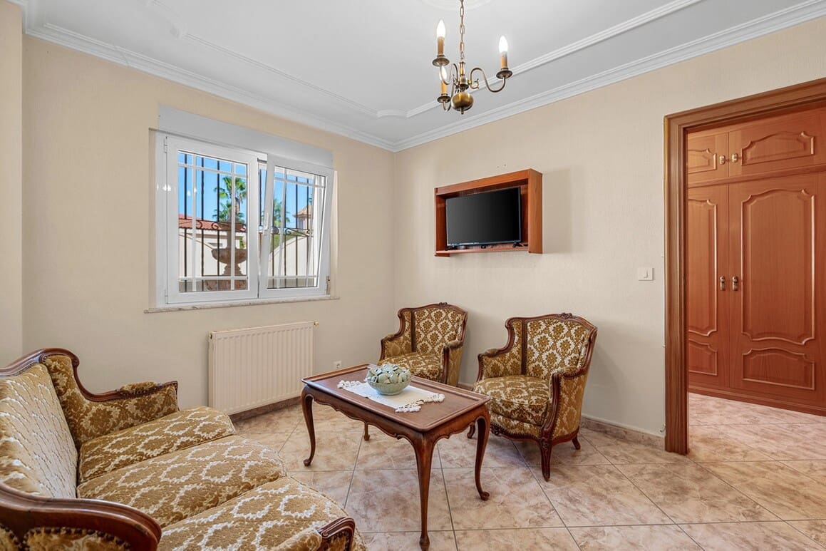 Casa de 7 habitaciones en Rojales en venta con piscina garaje - 649.000 € (Ref: 10172580)