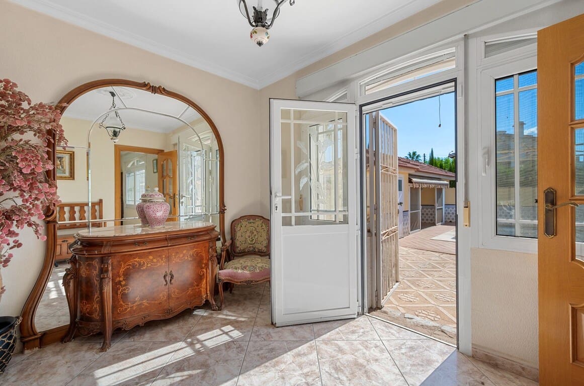 Casa de 7 habitaciones en Rojales en venta con piscina garaje - 649.000 € (Ref: 10172580)