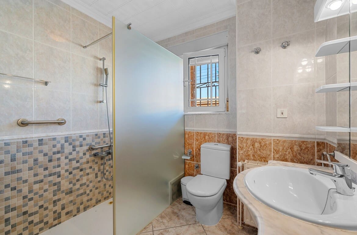 Casa de 7 habitaciones en Rojales en venta con piscina garaje - 649.000 € (Ref: 10172580)