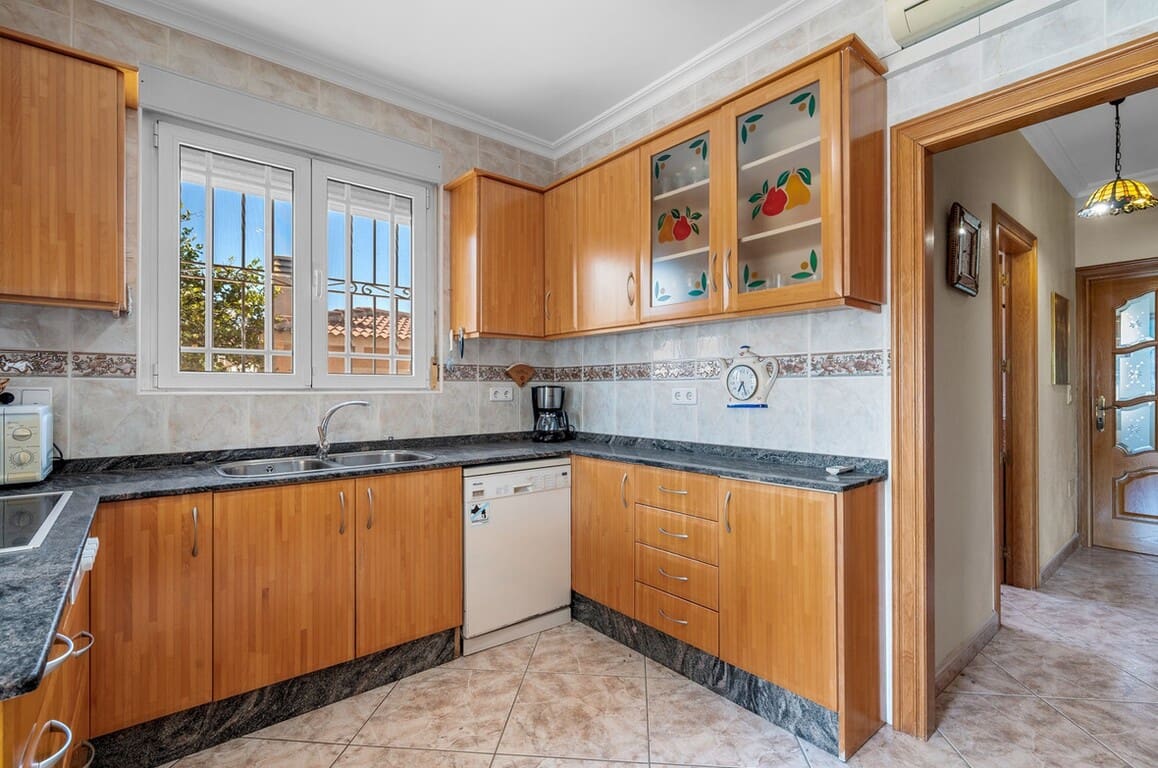 Casa de 7 habitaciones en Rojales en venta con piscina garaje - 649.000 € (Ref: 10172580)