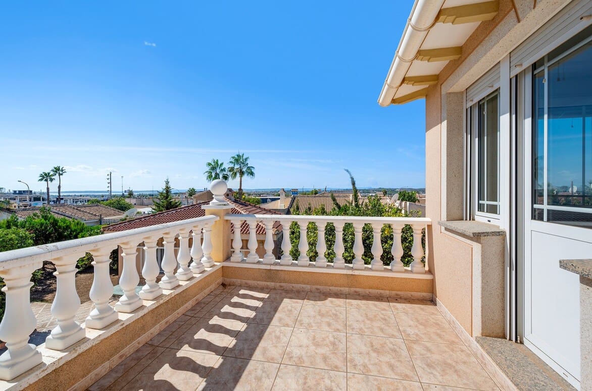 Casa de 7 habitaciones en Rojales en venta con piscina garaje - 649.000 € (Ref: 10172580)