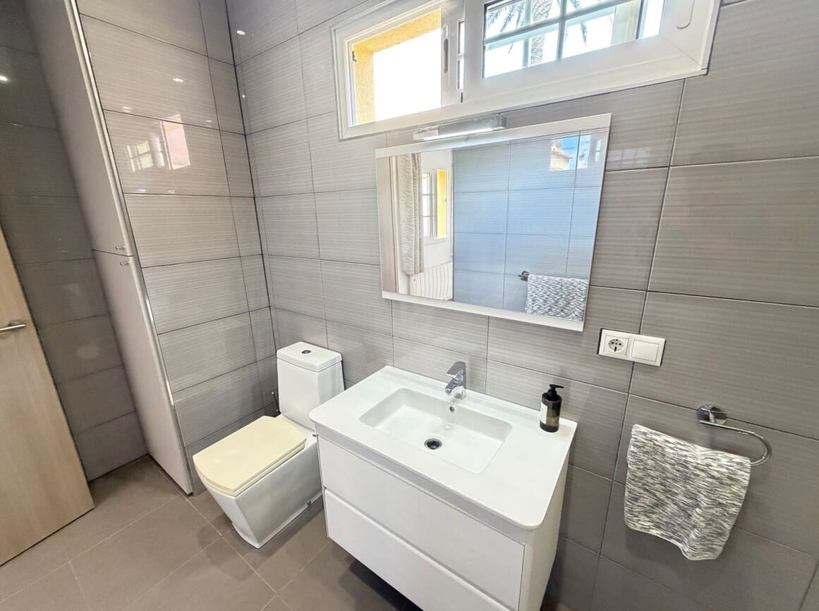 4 chambre Villa/Maison à vendre à Cabo Roig avec piscine garage - 749 000 € (Ref: 10172581)