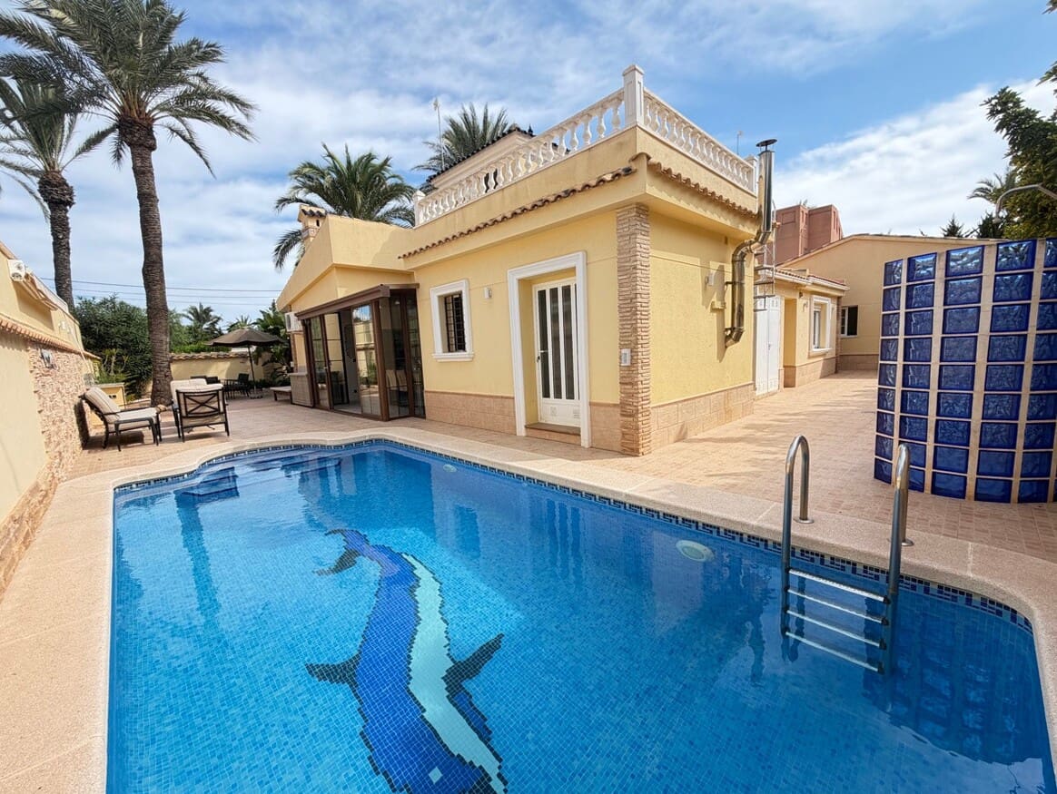 4 chambre Villa/Maison à vendre à Cabo Roig avec piscine garage - 749 000 € (Ref: 10172581)