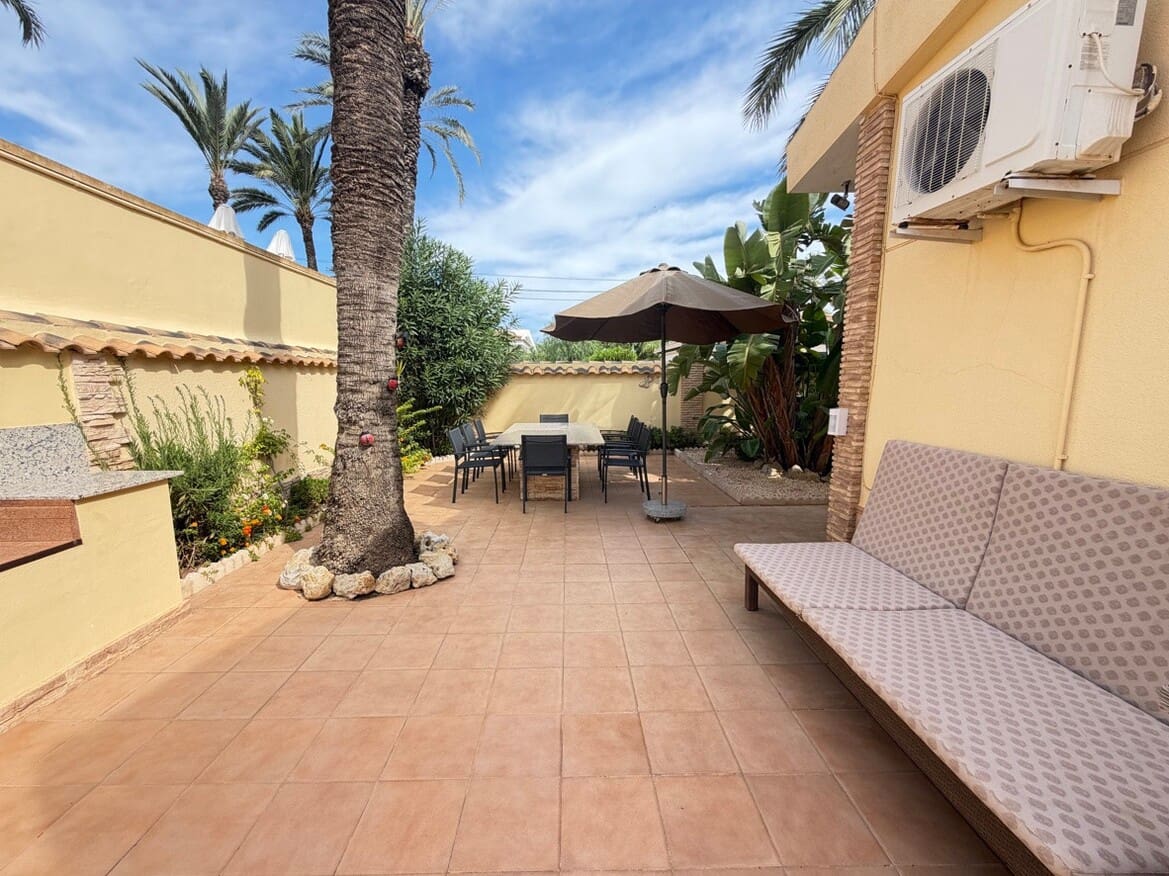 4 chambre Villa/Maison à vendre à Cabo Roig avec piscine garage - 749 000 € (Ref: 10172581)