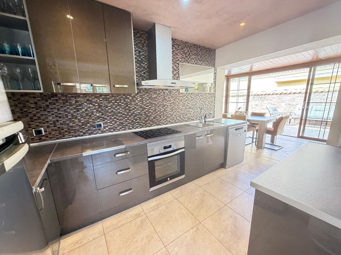 4 chambre Villa/Maison à vendre à Cabo Roig avec piscine garage - 749 000 € (Ref: 10172581)