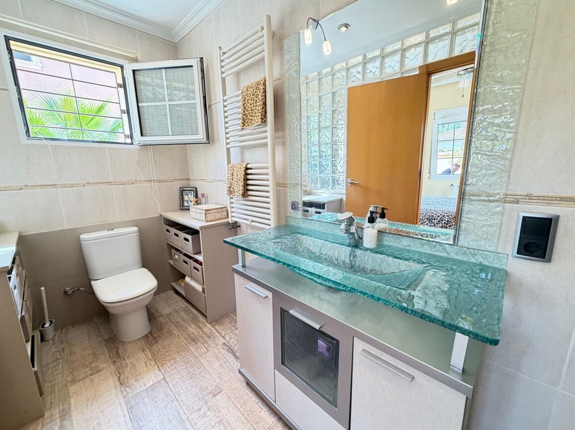 4 chambre Villa/Maison à vendre à Cabo Roig avec piscine garage - 749 000 € (Ref: 10172581)