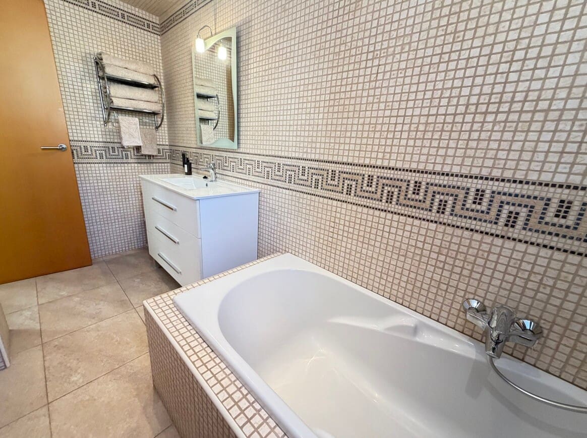 4 chambre Villa/Maison à vendre à Cabo Roig avec piscine garage - 749 000 € (Ref: 10172581)